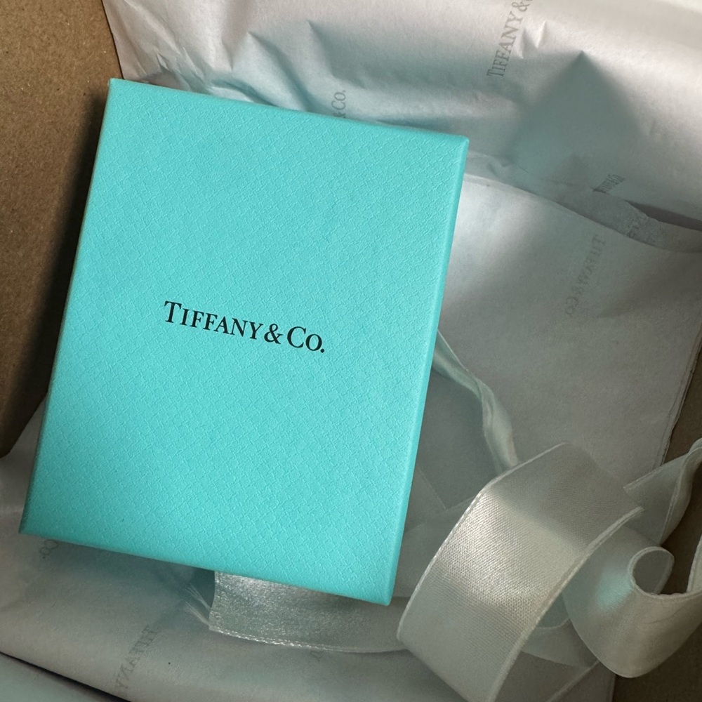 tiffany & co box and white ribbon only (can include wrapping paper)